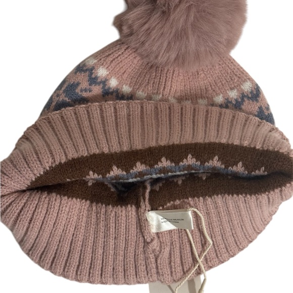 Cozy Fair Isle knit Beanie With Pom Pom - Picture 4 of 4